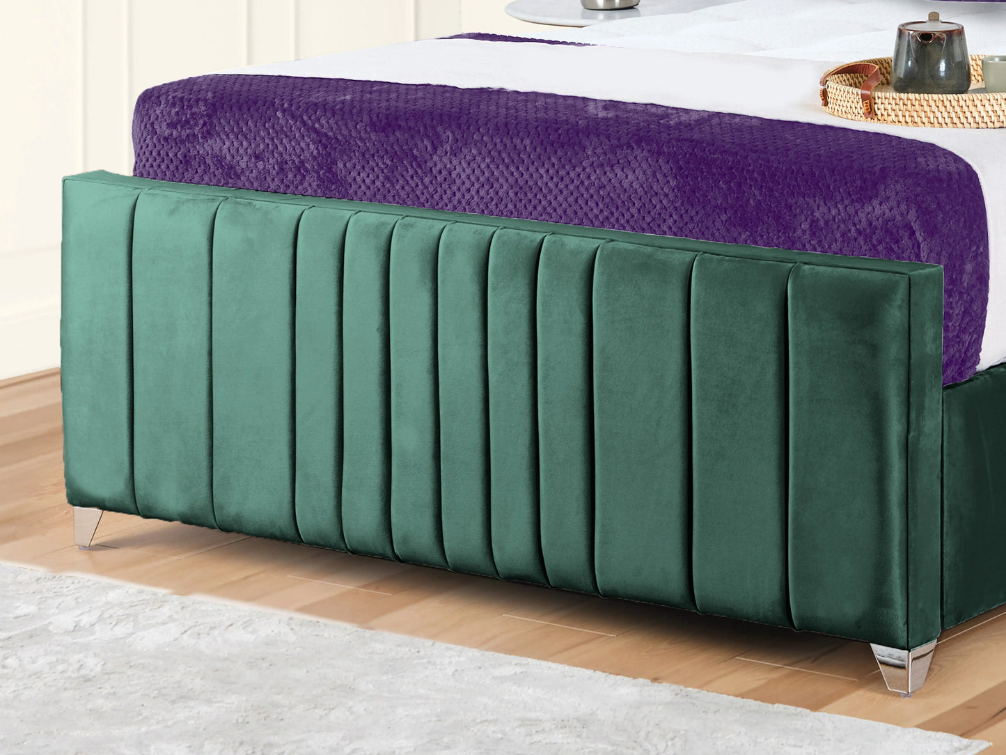 Valencia Lined Wings Upholstered Bed
