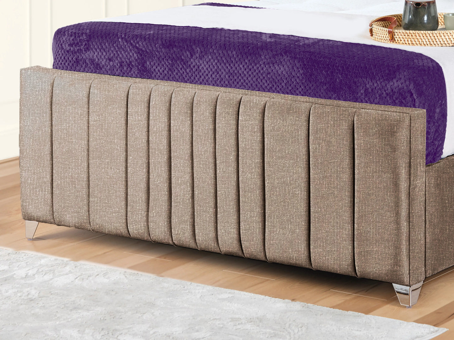 Valencia Lined Wings Upholstered Bed