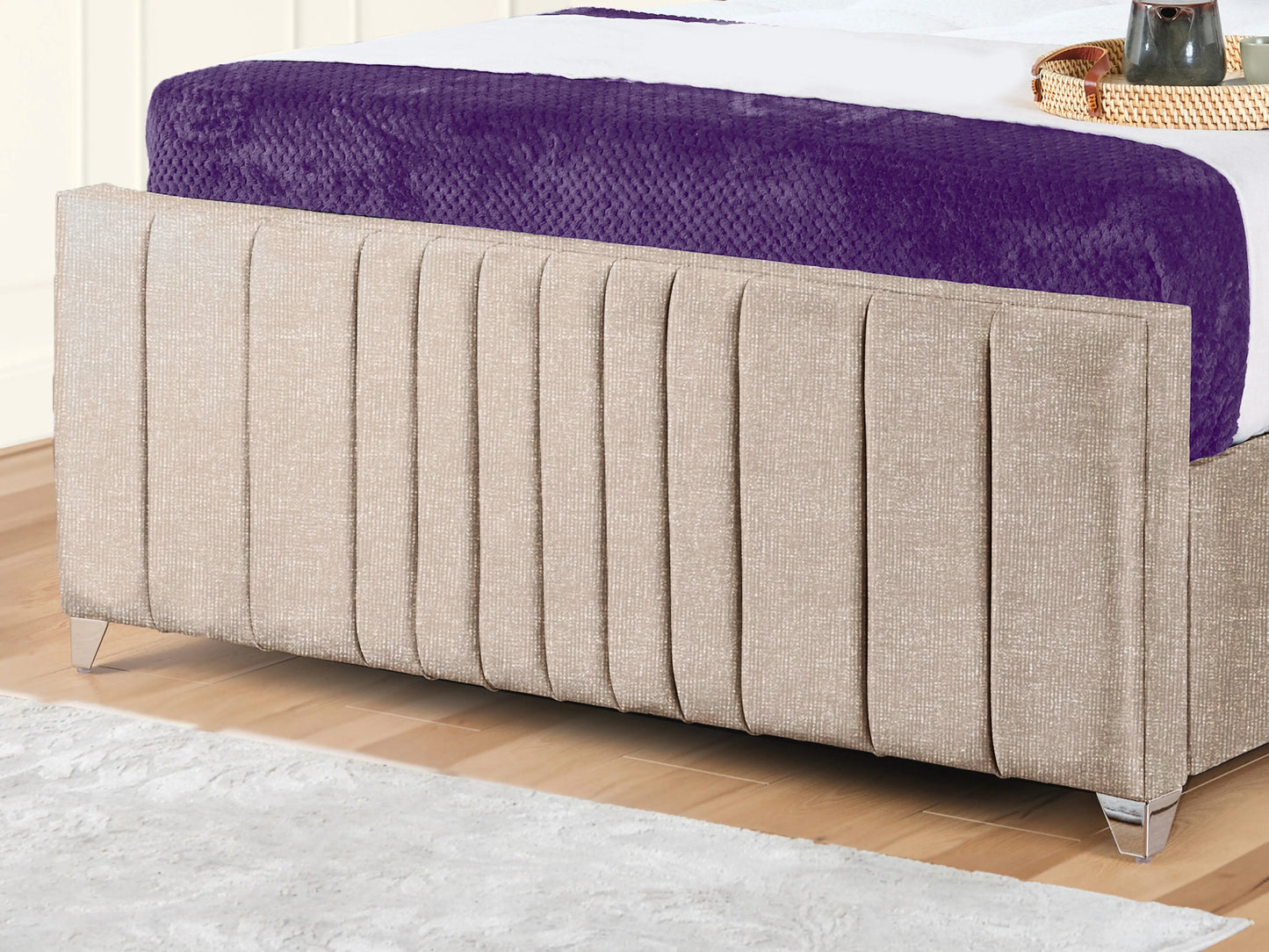 Valencia Lined Wings Upholstered Bed