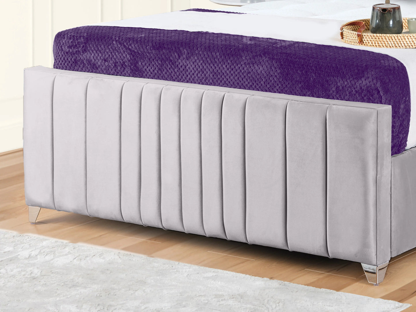 Valencia Lined Wings Upholstered Bed