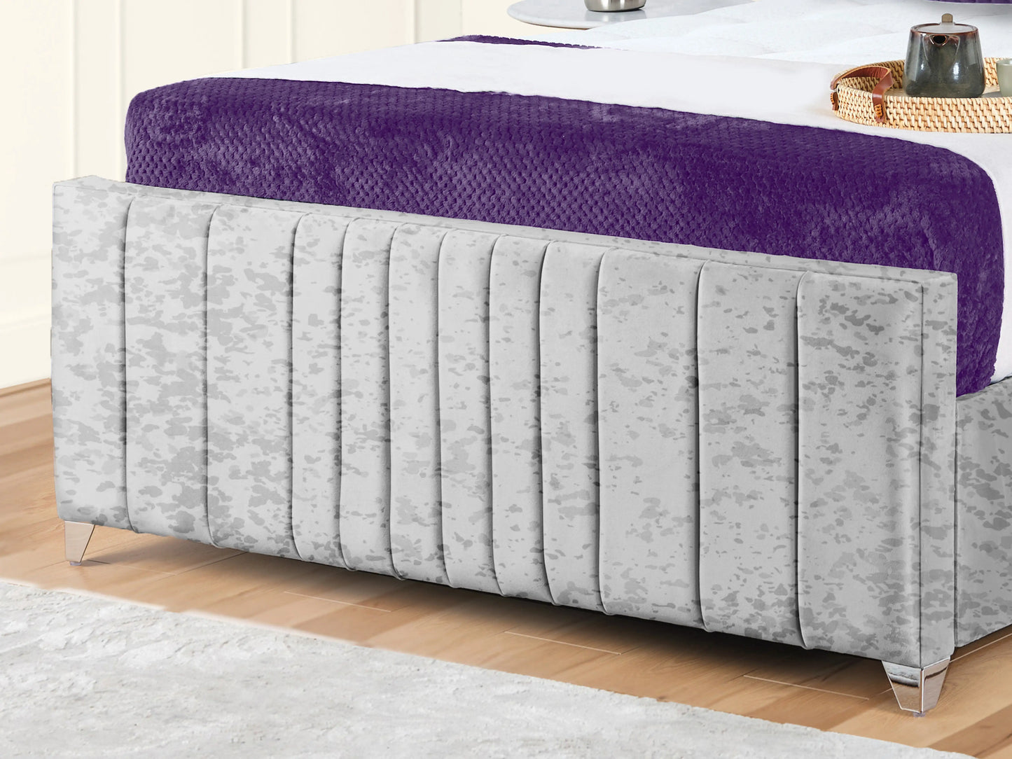 Valencia Lined Wings Upholstered Bed