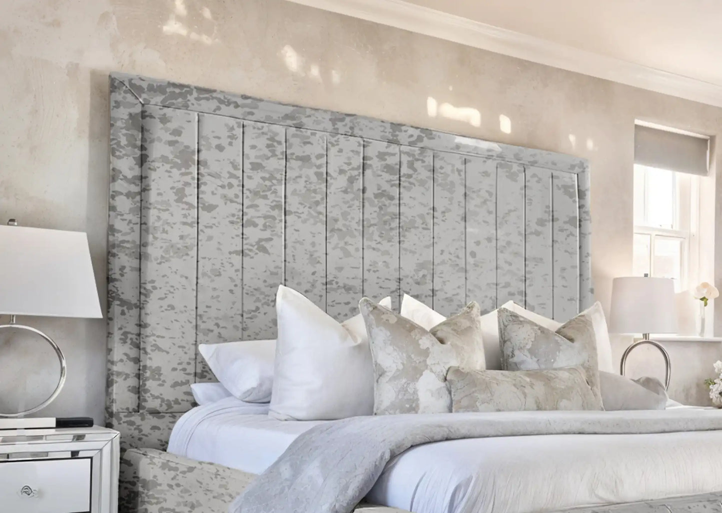 Geneva lined Upholstered Bed