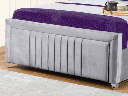 Cannas upholstered bed