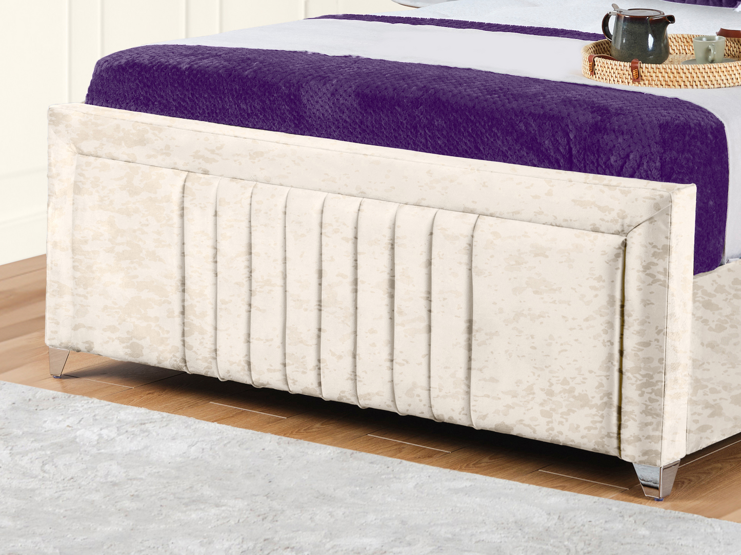 Cannas upholstered bed