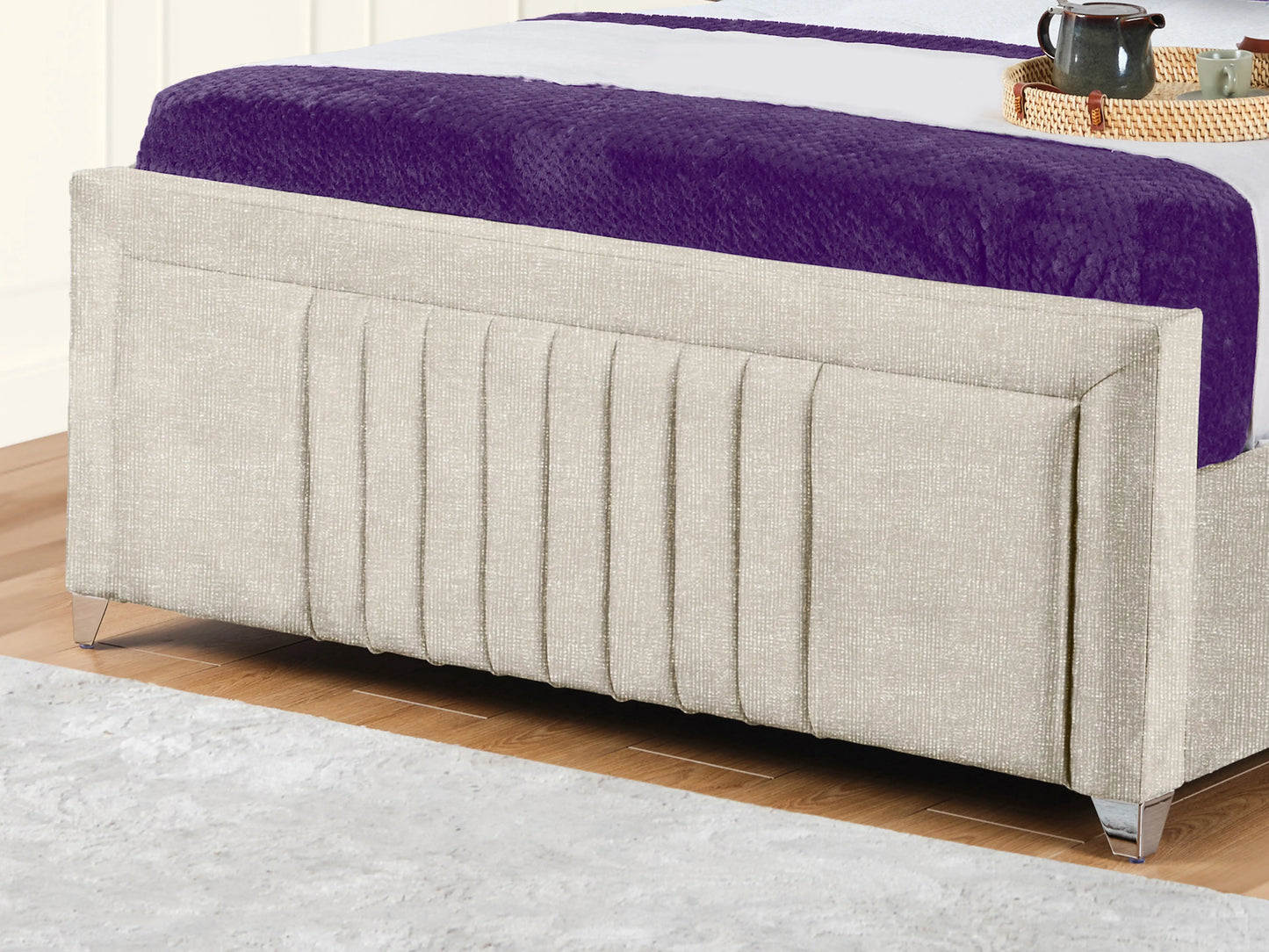 Cannas upholstered bed