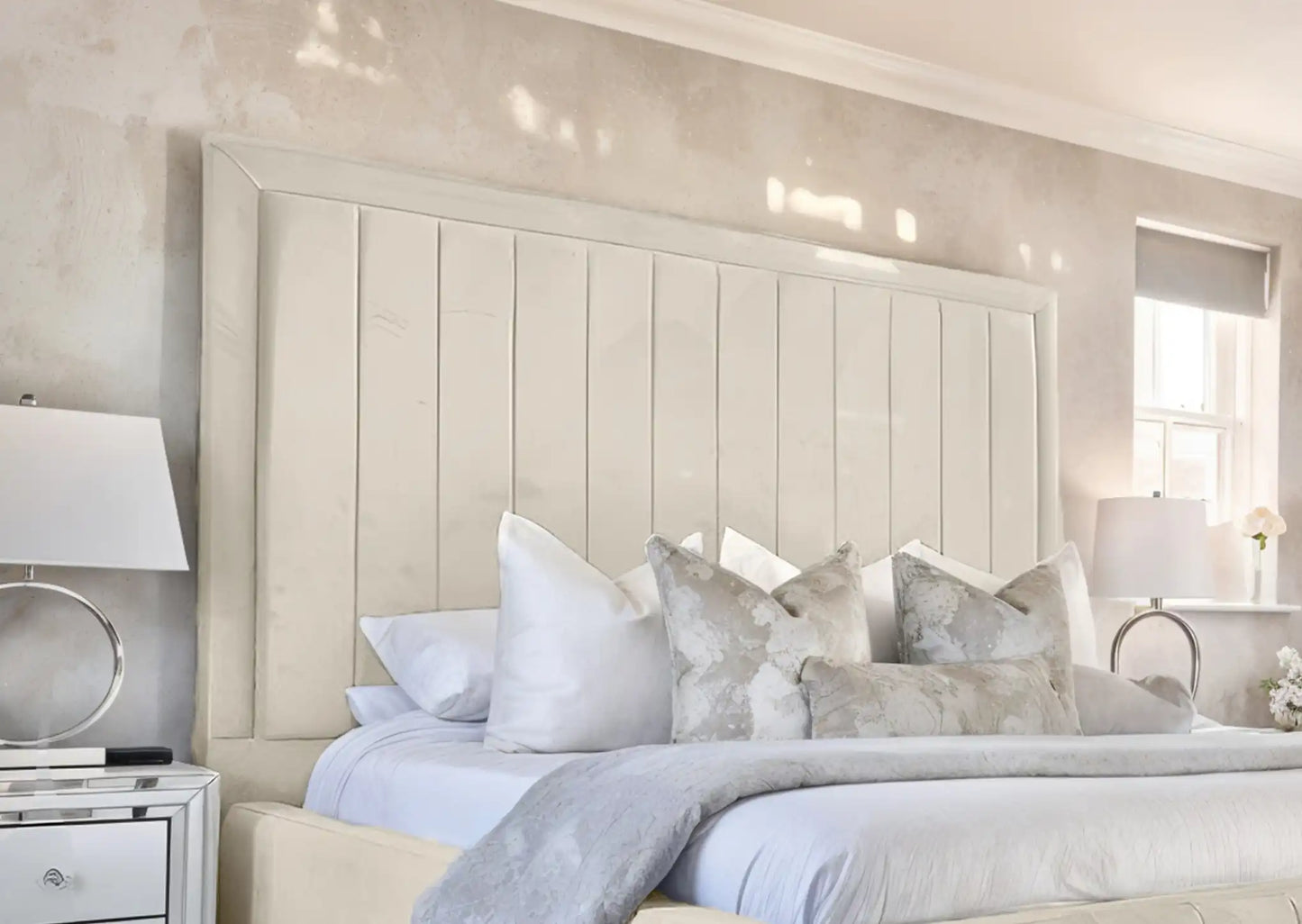 Geneva lined Upholstered Bed