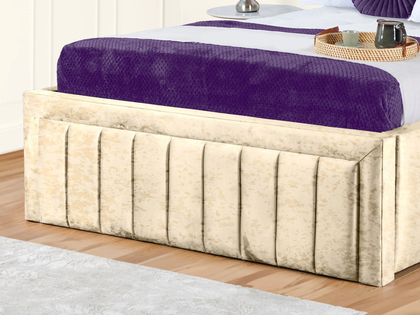 Grand panel Upholstered bed