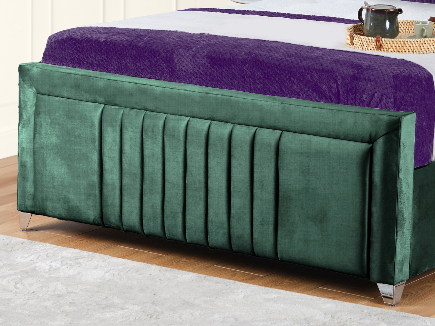 Cannas upholstered bed