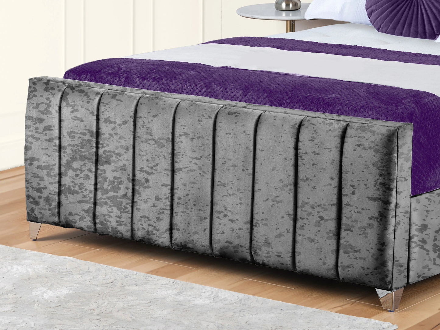 Lisburn Upholstered bed