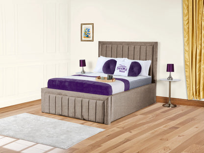 Grand panel Upholstered bed
