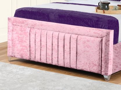 Cannas upholstered bed