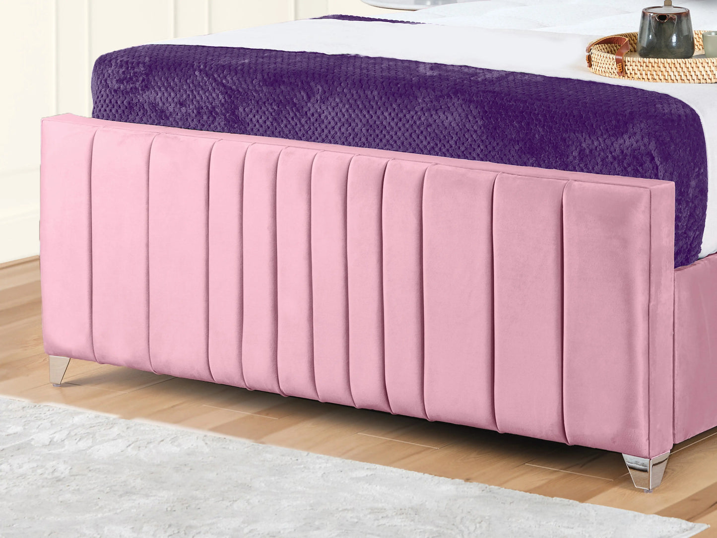 Valencia Lined Wings Upholstered Bed
