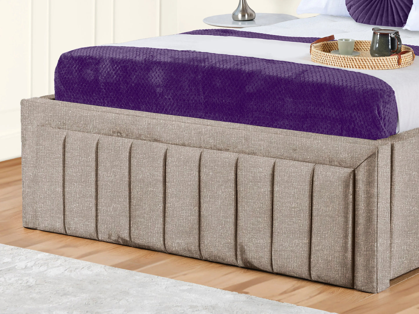 Grand panel Upholstered bed
