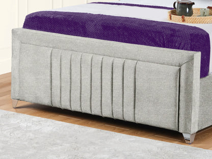 Cannas upholstered bed