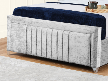 Cannas upholstered bed