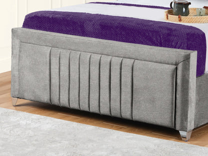 Cannas upholstered bed