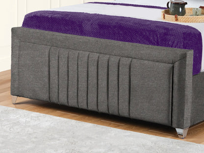 Cannas upholstered bed