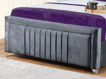Cannas upholstered bed