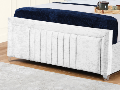 Cannas upholstered bed