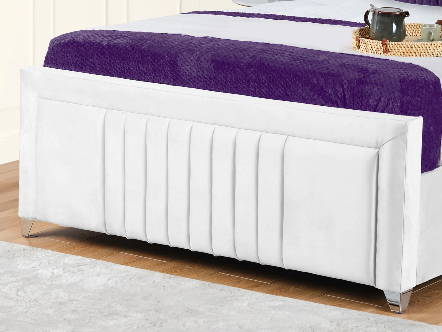 Cannas upholstered bed