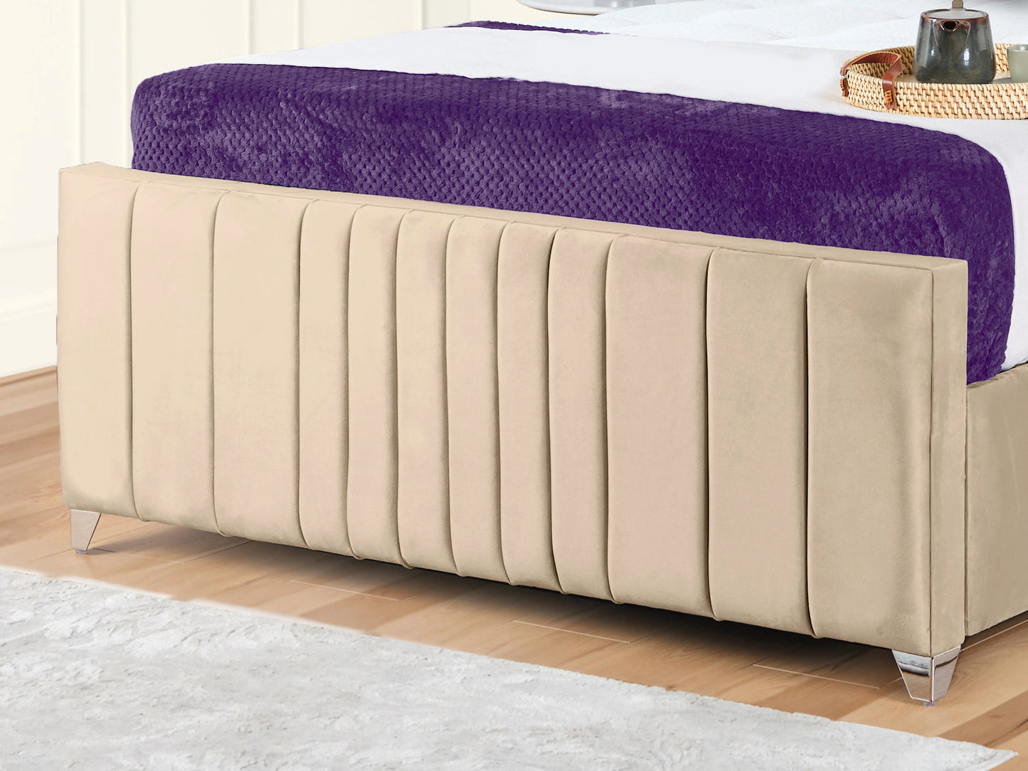 Valencia Lined Wings Upholstered Bed