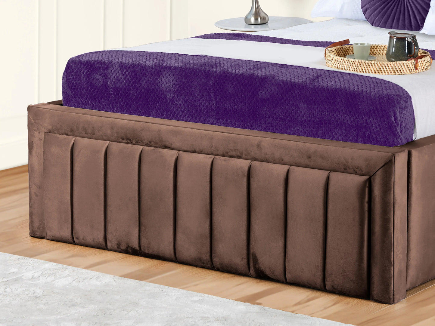Grand panel Upholstered bed