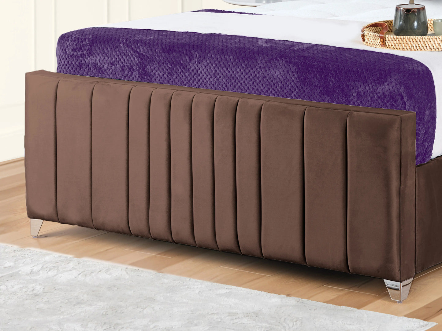 Valencia Lined Wings Upholstered Bed