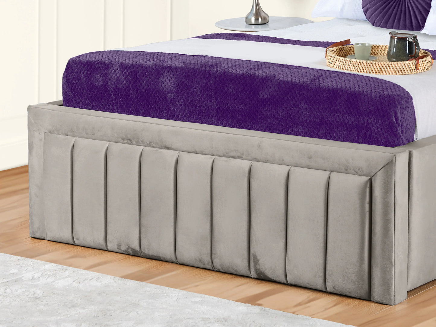 Grand panel Upholstered bed