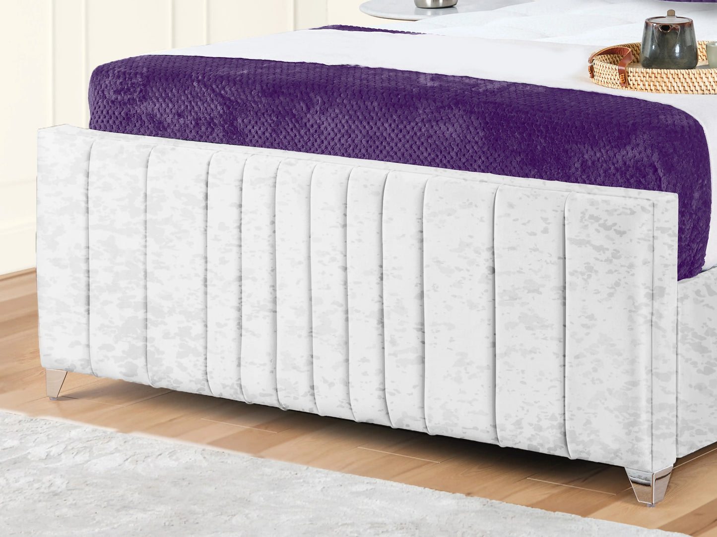 Valencia Lined Wings Upholstered Bed