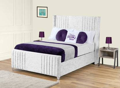 Elise lined winged Upholstered Bed